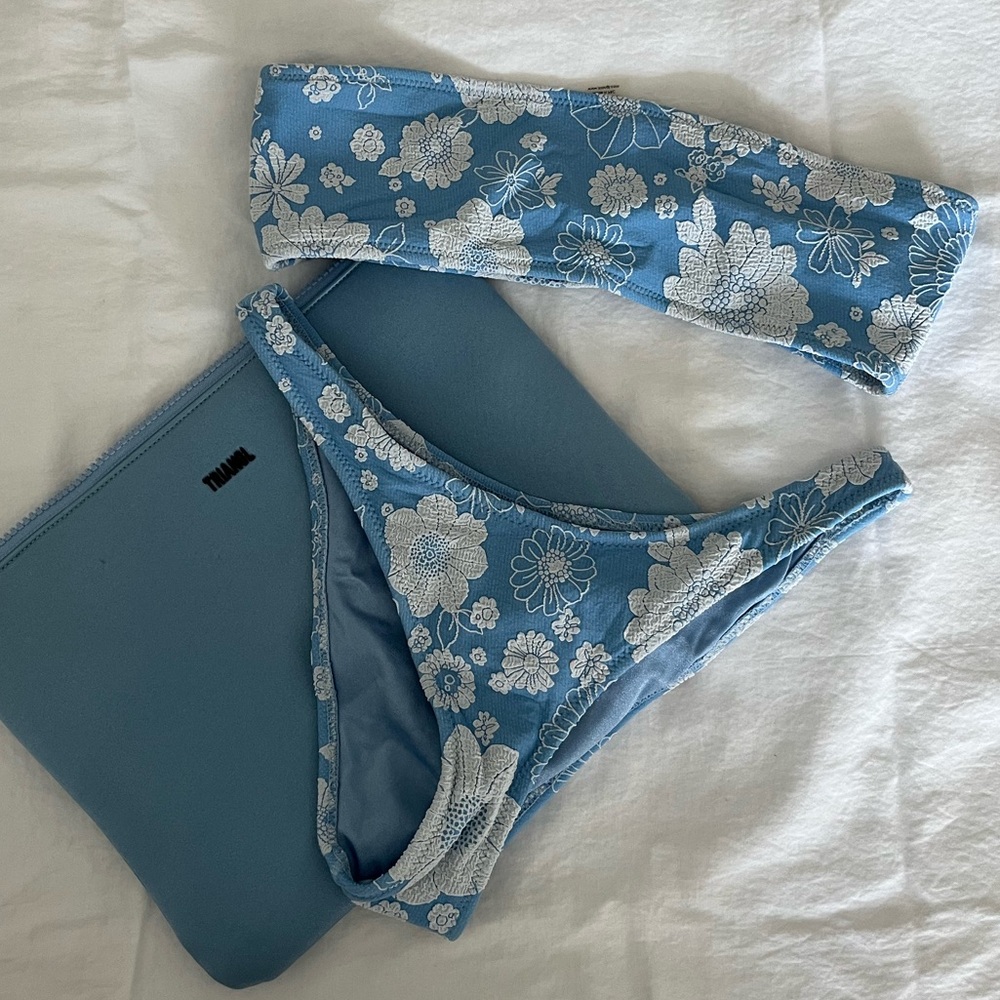 Triangl Bikini Set
